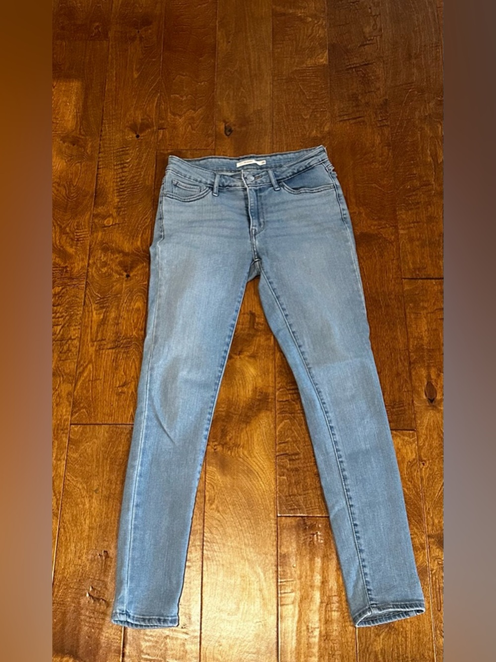 Levi's Light Wash 711 Women's Skinny Jeans